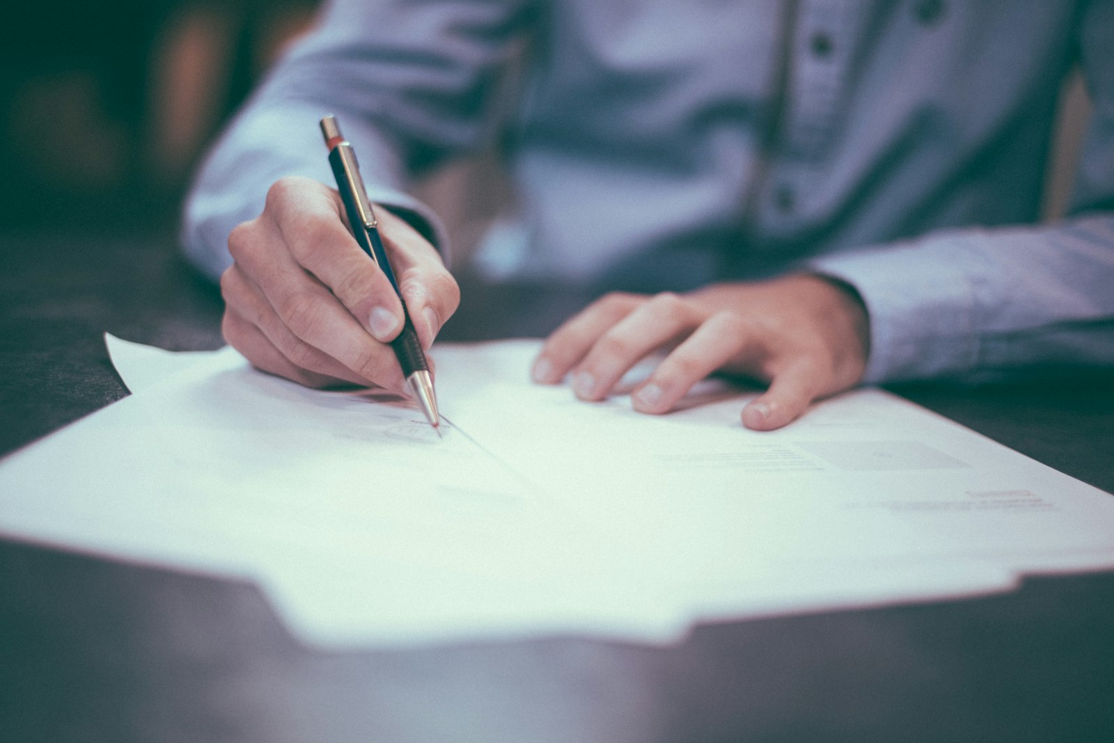 Signature d'un document juridique